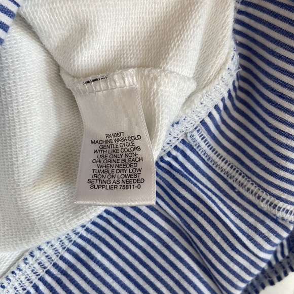 Liz Claiborne Preppy Sweatshirt - Picture 9 of 11